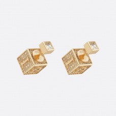 Boucles d'oreilles à tige avec logo Christian Dior Tribales en or jaune et diamants carrés, pré-automne, bijoux Boucles d'oreilles à tige avec logo Christian Dior Tribales en or jaune et diamants carrés, pré-automne, bijoux