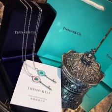 Tiffany Keys Collier en argent sterling avec pendentif en forme de cœur en émail bleu Bleu/rose