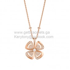 Collier de fleurs à quatre pétales Bvlgari Fiorever avec diamants en or rose et or blanc de haute qualité