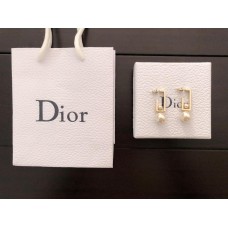 Christian Dior Simple pendentif perle blanche boucles d'oreilles rectangulaires en or jaune à Dubaï
