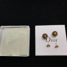 Christian Dior Tribales Fleur Motif Blanc Perle Détail Dames Boucles D'oreilles En Laiton Jaune Royaume-Uni