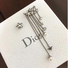 Christian Dior Étoile Motif Métal Vieilli Dames CD Abeille Pendentif Blanc Perle Gland Boucles D'oreilles Christian Dior Étoile Motif Métal Vieilli Dames CD Abeille Pendentif Blanc Perle Gland Boucles D'oreilles