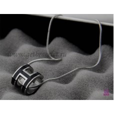 Hermès 3D Pop “H” Collier noir en os de serpent avec logo en or blanc