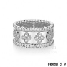 Van Cleef Arpels Bague Trèfle En Blanc Avec Diamants Ronds