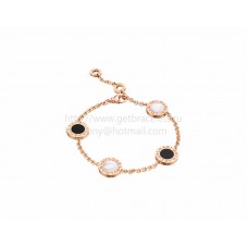 Bracelet BVLGARI BVLGARI en or rose avec nacre et onyx Bracelet BVLGARI BVLGARI en or rose avec nacre et onyx