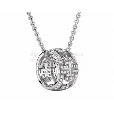Pendentif BVLGARI Parentesi en or blanc avec pavé de diamants Pendentif BVLGARI Parentesi en or blanc avec pavé de diamants