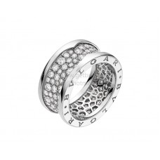 Bague Bvlgari B.zero1 à 4 bandes en or blanc avec pavé de diamants Bague Bvlgari B.zero1 à 4 bandes en or blanc avec pavé de diamants