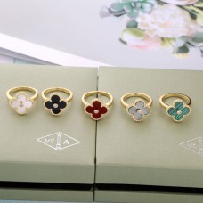 Bague Van Cleef Arpels Magic Alhambra avec nacre et diamants