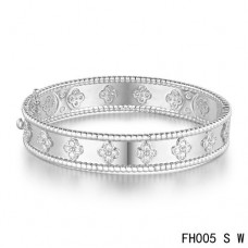 Van Cleef Arpels Bracelet Perlee Clover En Or Blanc Avec Diamant-Petit Modèle Van Cleef Arpels Bracelet Perlee Clover En Or Blanc Avec Diamant-Petit Modèle