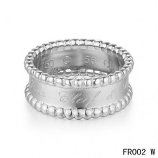 Bague Signature Van Cleef Arpels Perlee en or blanc Bague Signature Van Cleef Arpels Perlee en or blanc