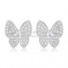 Van Cleef Arpels Boucles d'oreilles Flying Two Butterflies en or blanc avec pavé de diamants Van Cleef Arpels Boucles d'oreilles Flying Two Butterflies en or blanc avec pavé de diamants