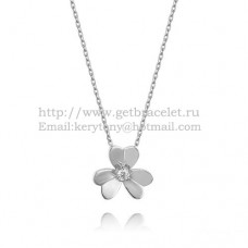 Van Cleef Arpels Collier Frivole en or blanc avec diamants ronds