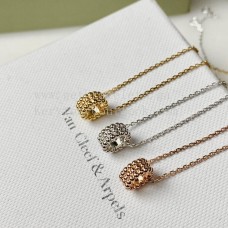 Van Cleef Arpels Collier Perles Perlée 3 Rangs Or Jaune/Or Rose/Or Blanc Van Cleef Arpels Collier Perles Perlée 3 Rangs Or Jaune/Or Rose/Or Blanc