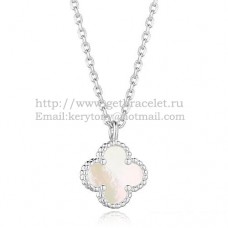 Van Cleef Arpels Pendentif Sweet Alhambra en or blanc avec nacre blanche 9 mm